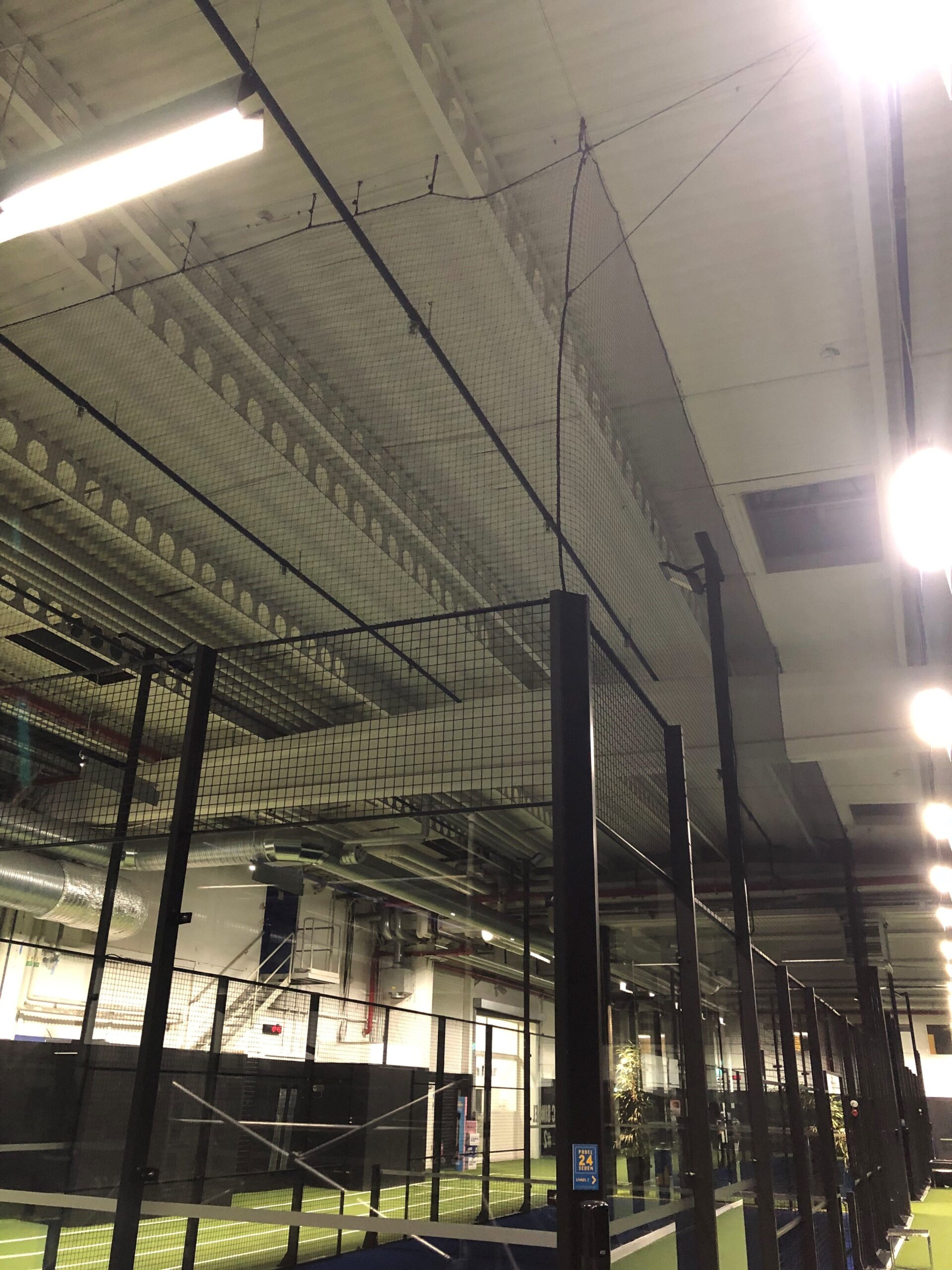 Padelnät, 40mm svart nylon, kantsydd - Bild 3